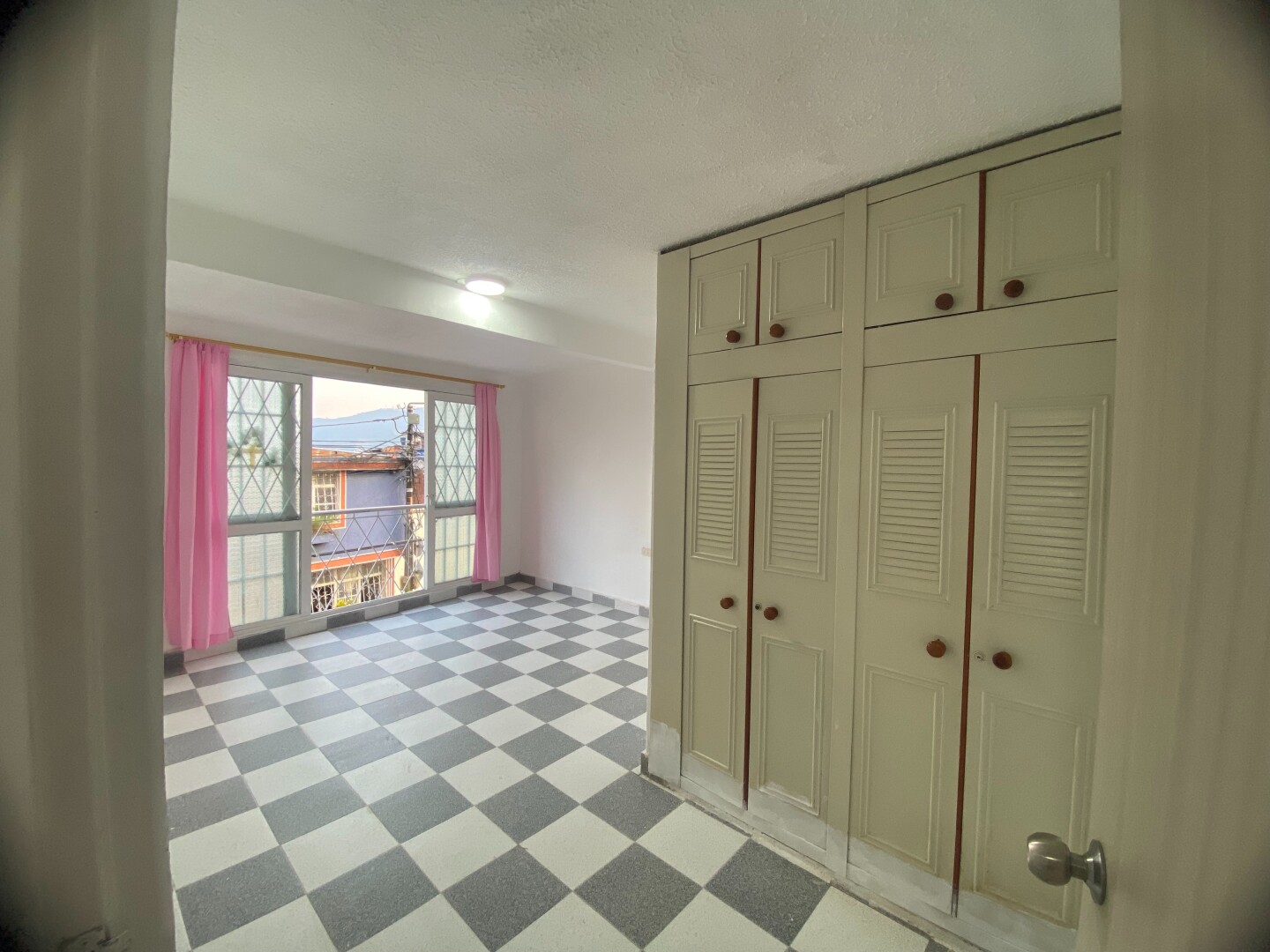 APARTAMENTO EN ARRIENDO. APTO 202 CALLE 6 BARRIO 20 DE JULIO PISO 2 IBAGUÉ.