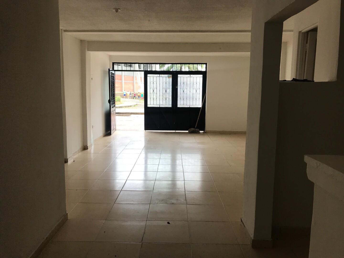 LOCAL EN ARRIENDO. LOCAL 101 ESTADIO PISO 1 BARRIO MARTIRES IBAGUÉ.